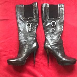 “NWOT” Guess platform heel dress boot